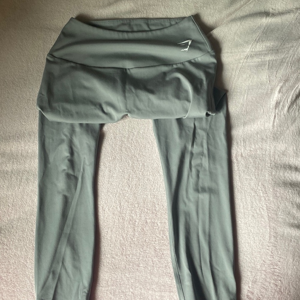 Gray gymshark leggings